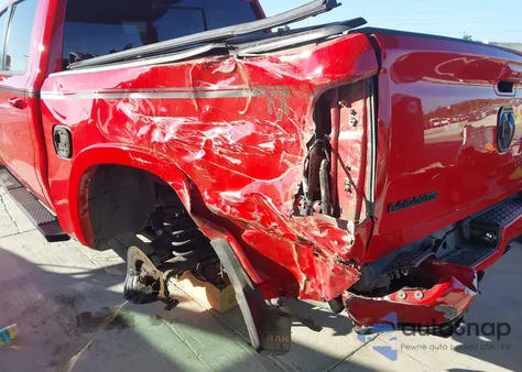 2020 Ram 1500 Laramie 4X4 5'7 Box z USA, uszkodzony, nr VIN 1C6SRFJT7LN188606